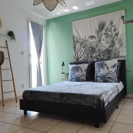 Terla Bel Appartement 3 Pieces Clim & Parking แซ็ง-ปีแยร์ ภายนอก รูปภาพ